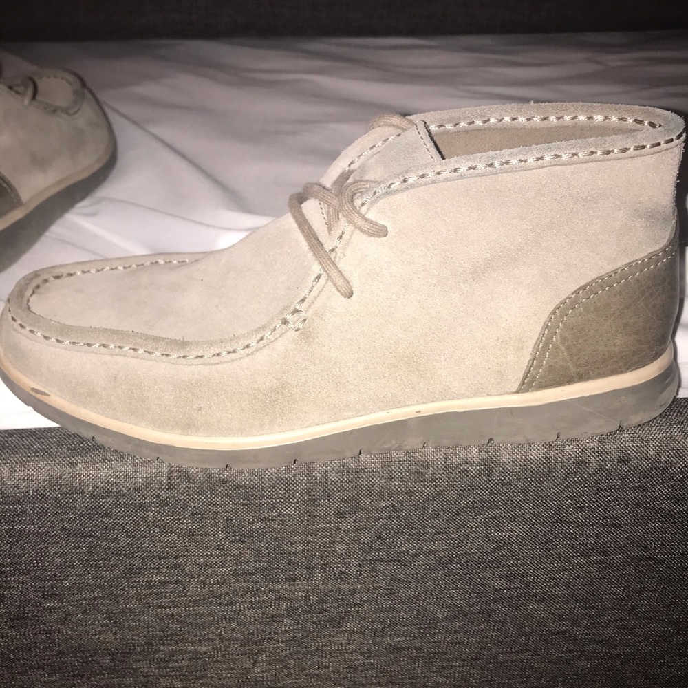 UGGS Men’s - Picture 6 of 7